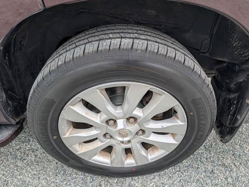 Used 2014 Toyota Sequoia Platinum RWD image 10