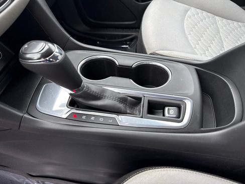 Used 2020 Chevrolet Equinox LS w/ LPO, Floor Liner Package FWD image 12