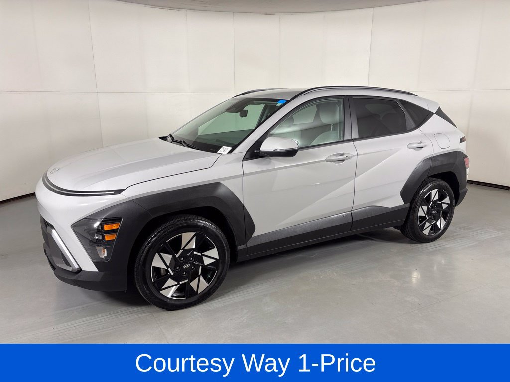 Used 2025 Hyundai Kona SEL FWD image 5