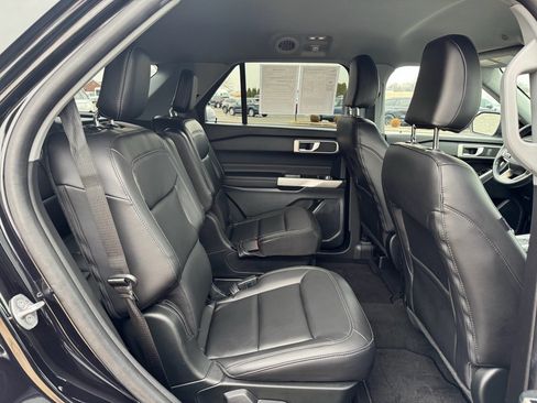 Used 2023 Ford Explorer XLT w/ Equipment Group 202A image 17