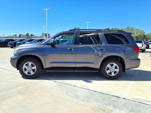 Used 2016 Toyota Sequoia SR5 w/ Premium Package image 8