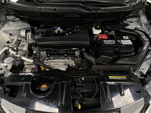 Used 2019 Nissan Rogue SV w/ Premium Package AWD/4WD image 12