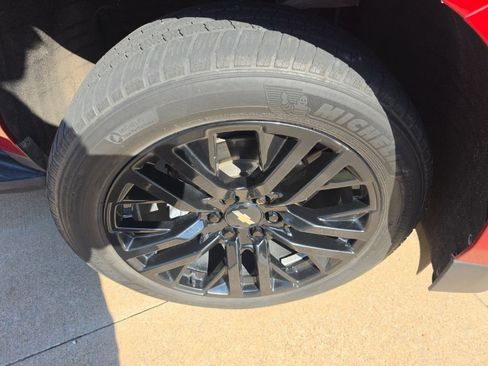 Used 2021 Chevrolet Tahoe LT AWD/4WD image 13