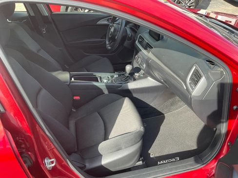 Used 2018 MAZDA MAZDA3 Sport image 18