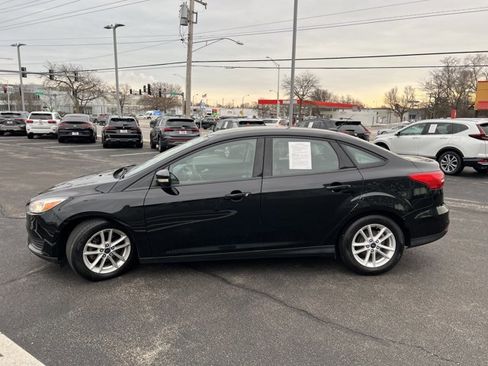 Used 2017 Ford Focus SE image 3