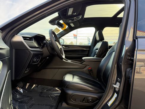 Used 2024 Jeep Grand Cherokee Limited 4xe image 14