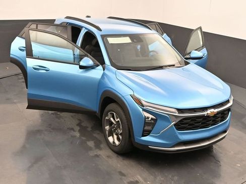 New 2026 Chevrolet Trax LT w/ Driver Confidence Package FWD image 57
