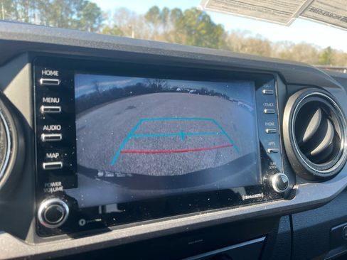 Used 2020 Toyota Tacoma TRD Sport image 24