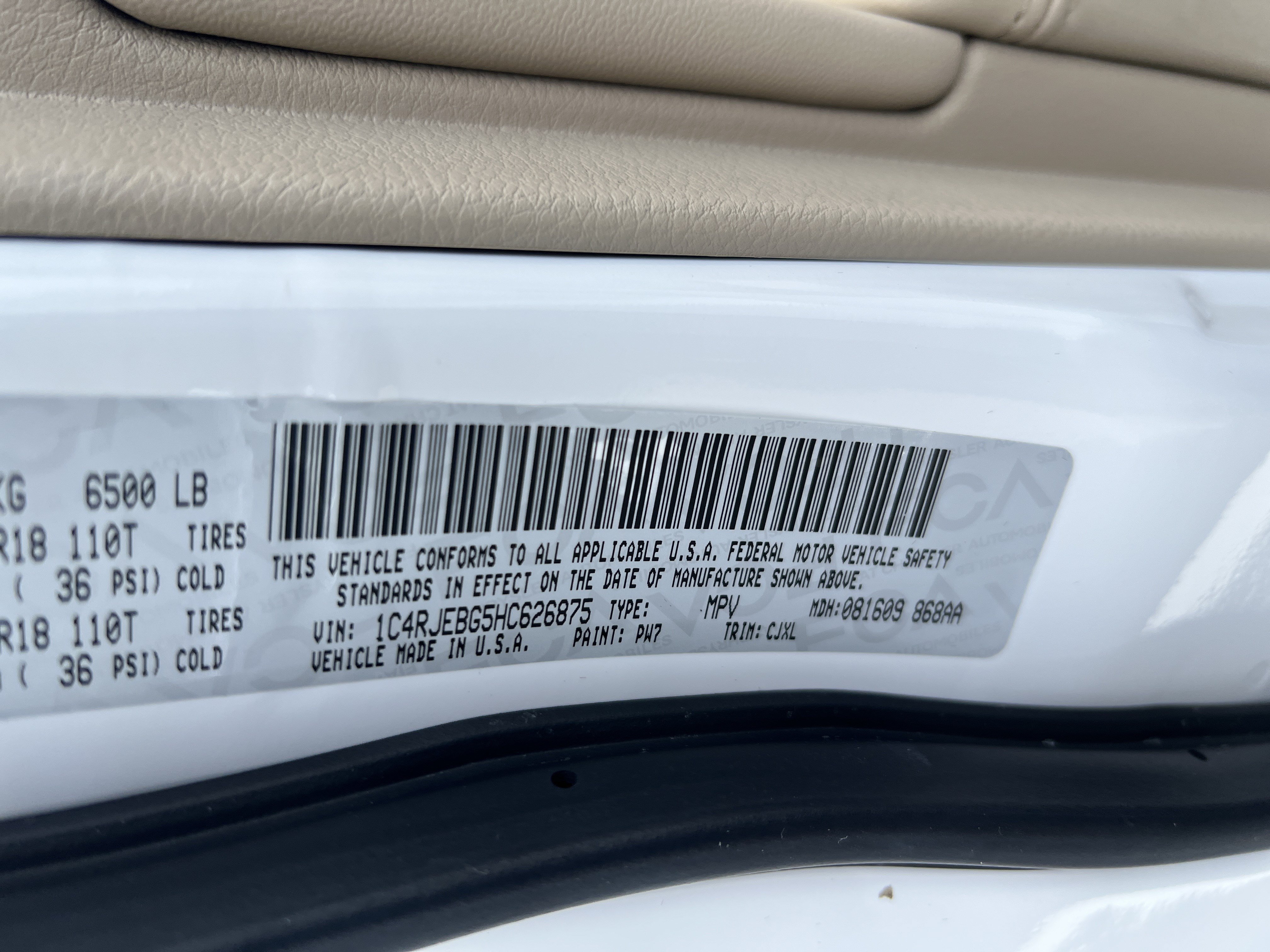Used 2017 Jeep Grand Cherokee Limited RWD image 34