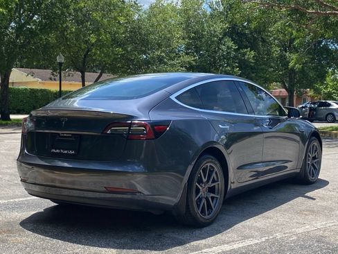 Used 2020 Tesla Model 3 Standard Range RWD image 5