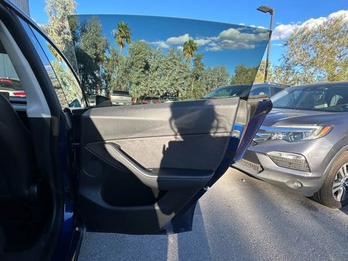 Used 2021 Tesla Model Y Long Range image 14