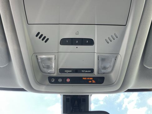 Used 2020 Chevrolet Blazer LT FWD image 30