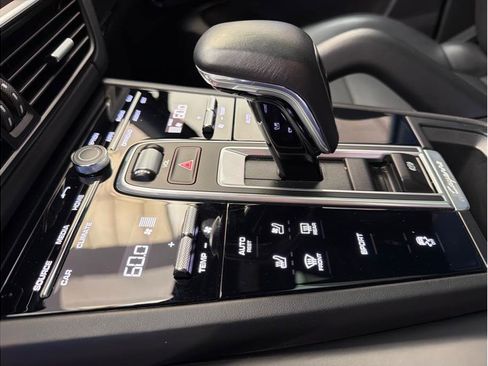 Used 2023 Porsche Cayenne AWD/4WD image 40
