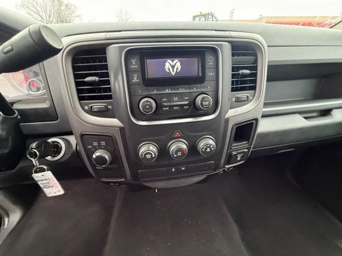 Used 2018 RAM 1500 SLT image 23