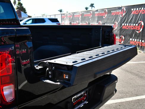 Used 2023 GMC Sierra 1500 Elevation image 42