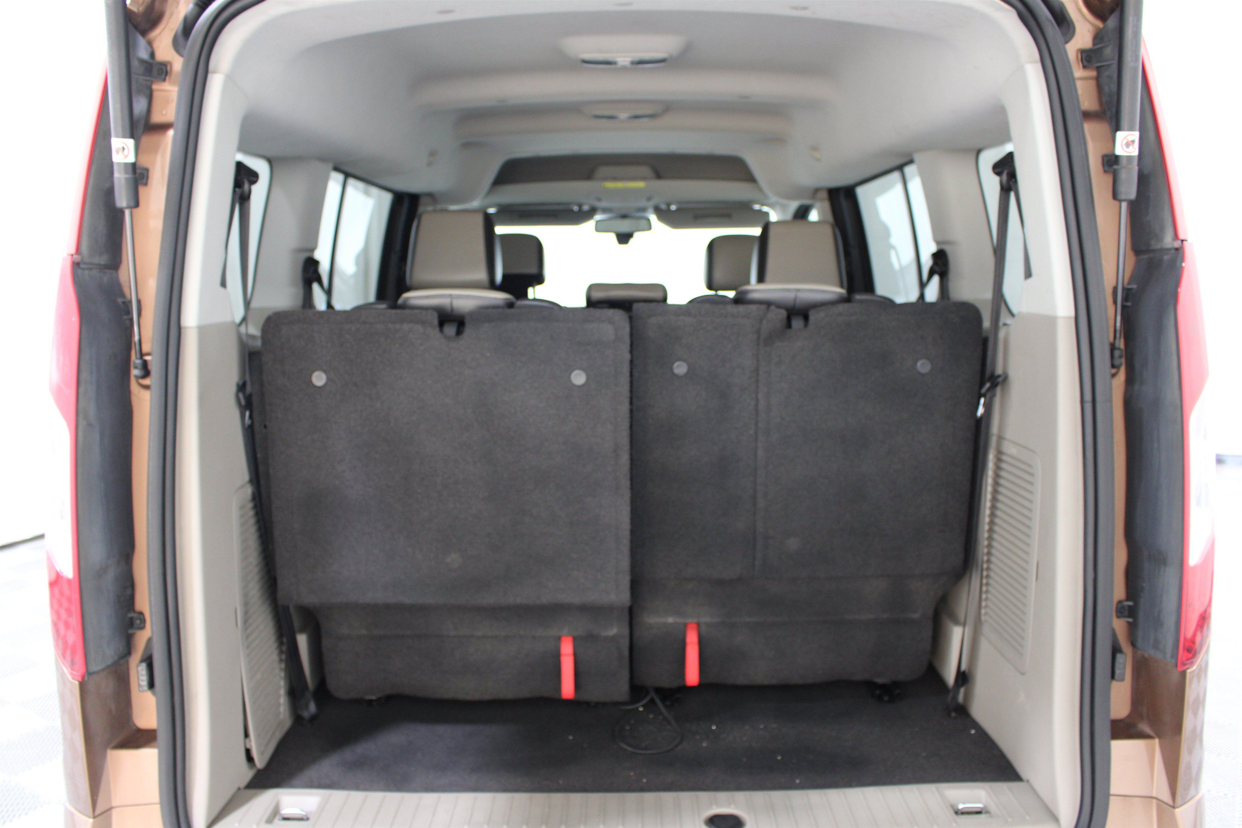 Used 2014 Ford Transit Connect Titanium FWD image 23