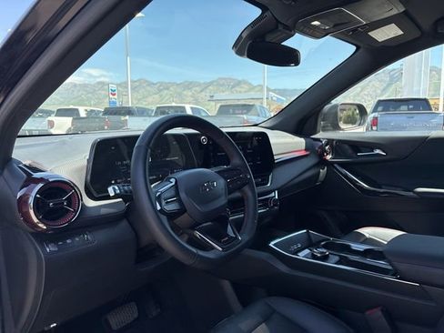 Used 2025 Chevrolet Equinox RS AWD/4WD image 10