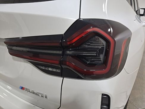 Used 2024 BMW X3 M40i w/ Premium Package image 18