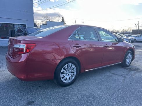 Used 2013 Toyota Camry LE image 4