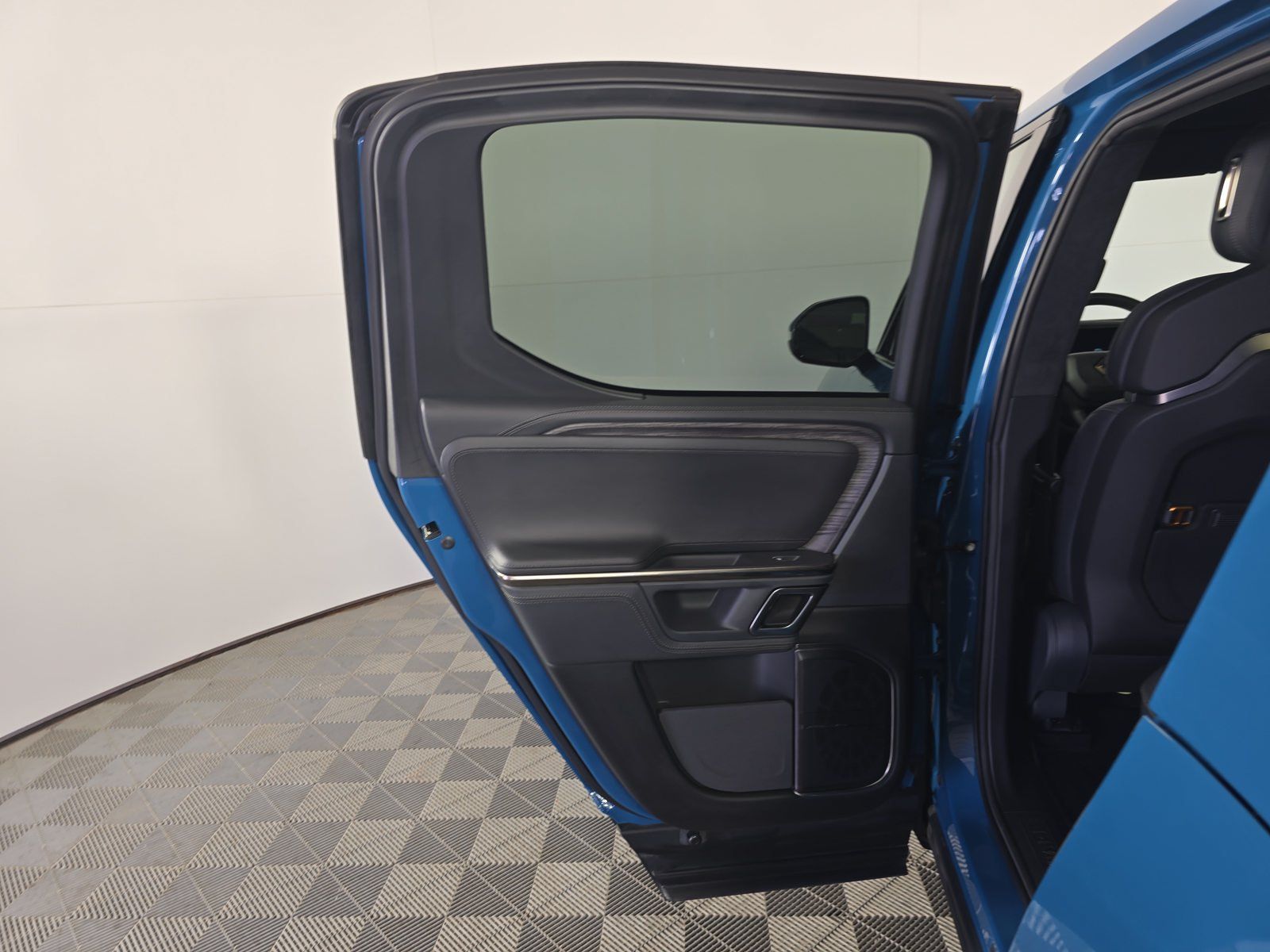 Used 2022 Rivian R1T Launch Edition AWD/4WD image 17