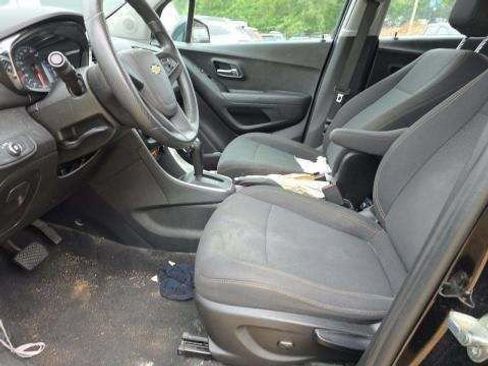 Used 2020 Chevrolet Trax LS FWD image 5