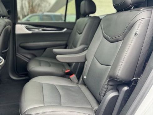 Used 2022 Cadillac XT6 Premium Luxury image 18