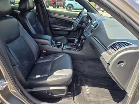 Used 2011 Chrysler 300 Limited w/ Sound Group RWD image 18
