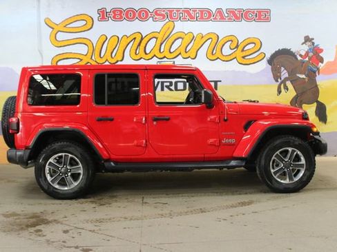 Used 2019 Jeep Wrangler Unlimited Sahara w/ Dual Top Group AWD/4WD image 1