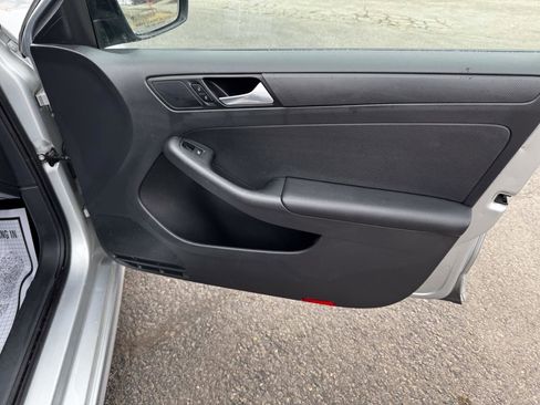 Used 2015 Volkswagen Jetta S image 23