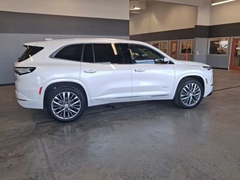 Used 2025 Buick Enclave Avenir w/ Super Cruise Package image 9