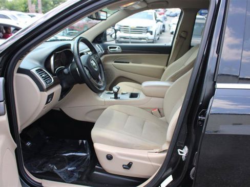 Used 2014 Jeep Grand Cherokee Laredo w/ Quick Order Package 23E AWD/4WD image 10
