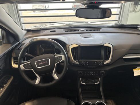 Used 2024 GMC Terrain SLT w/ Infotainment Package II image 11