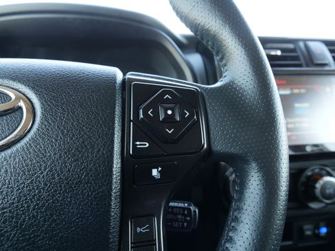 Used 2020 Toyota 4Runner SR5 image 23