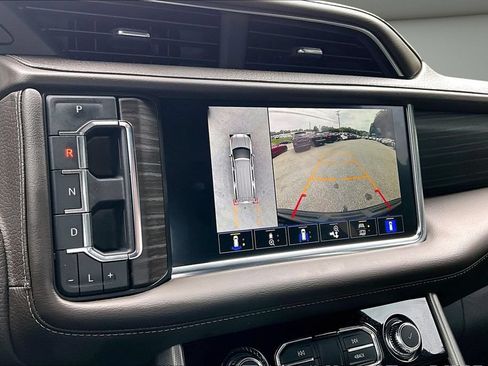 Used 2022 GMC Yukon Denali w/ Denali Premium Package AWD/4WD image 14