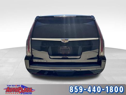 Used 2020 Cadillac Escalade ESV Premium Luxury AWD/4WD image 11