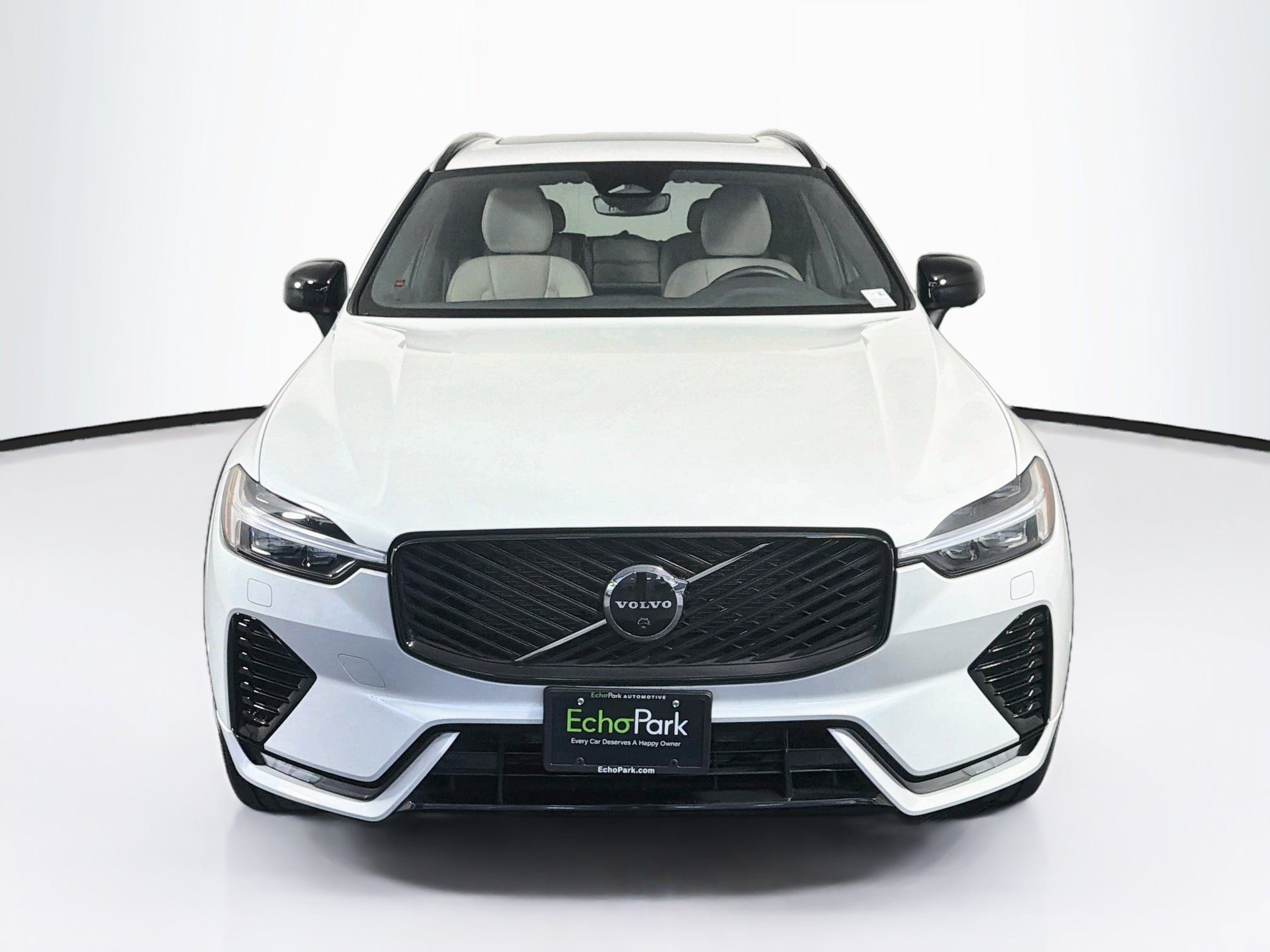 Used 2026 Volvo XC60 B5 Plus AWD/4WD image 2