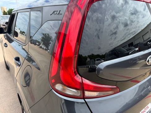 Used 2021 Kia Soul S FWD image 23