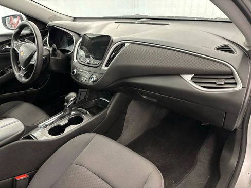 Used 2022 Chevrolet Malibu LT FWD image 36