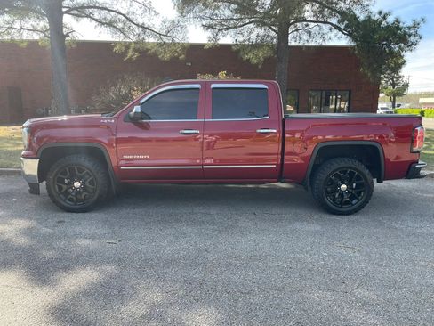 Used 2018 GMC Sierra 1500 SLT w/ SLT Premium Package image 2