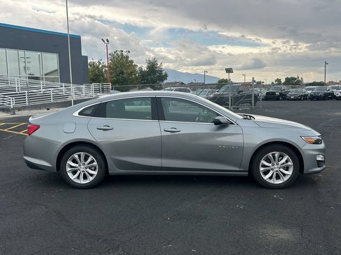 Used 2024 Chevrolet Malibu LT FWD image 2