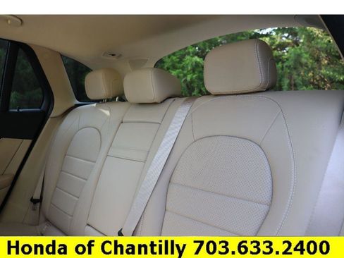 Used 2022 Mercedes-Benz GLC 300 4MATIC image 24