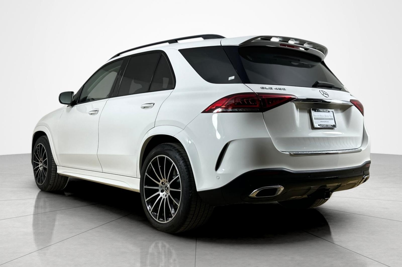 Used 2023 Mercedes-Benz GLE 450 4MATIC w/ AMG Line Exterior image 3
