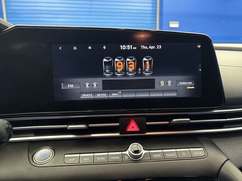 Used 2023 Hyundai Elantra SEL w/ Convenience Package FWD image 17