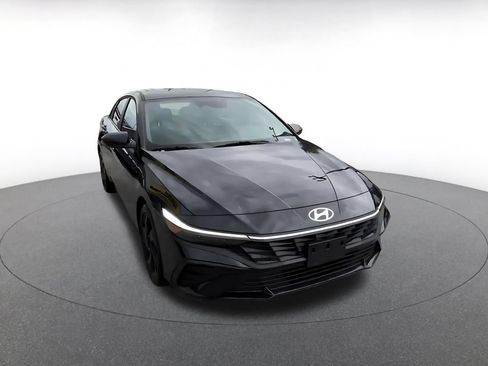 Used 2026 Hyundai Elantra Sport FWD image 3