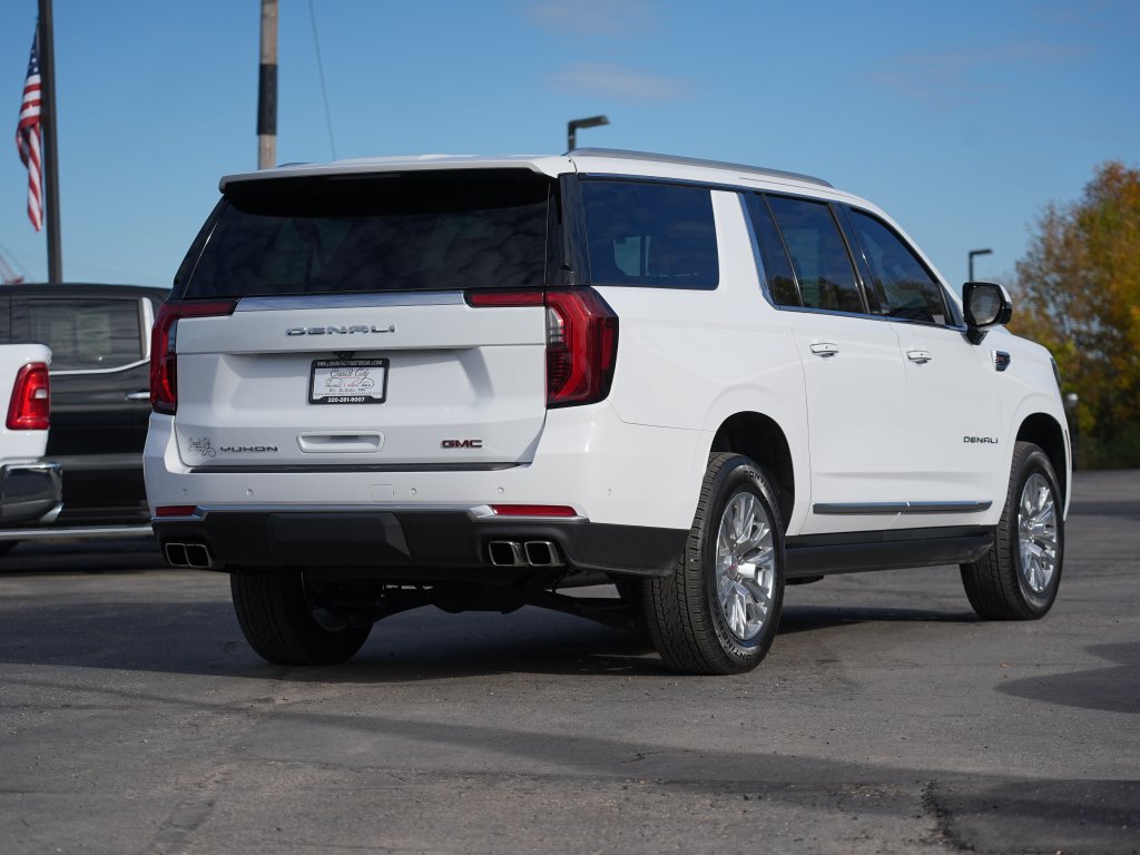 Used 2026 GMC Yukon XL Denali w/ Sun & Power Step Package AWD/4WD image 3