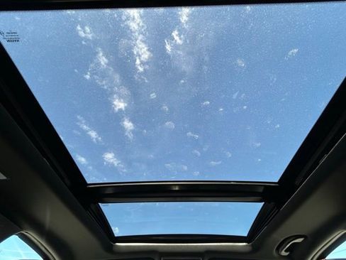 Used 2021 Nissan Titan PRO-4X w/ Pro-4x Convenience Package image 14