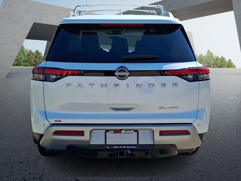 Used 2025 Nissan Pathfinder SL w/ SL Premium Package AWD/4WD image 5