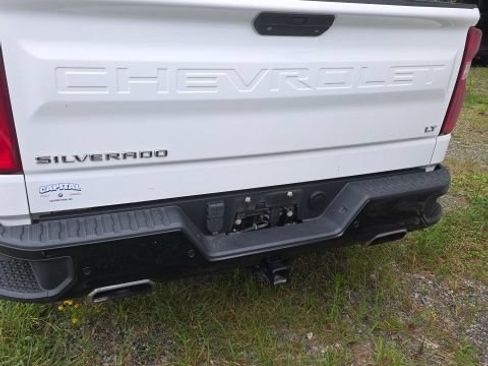 Used 2021 Chevrolet Silverado 1500 LT Trail Boss w/ Convenience Package II AWD/4WD image 10