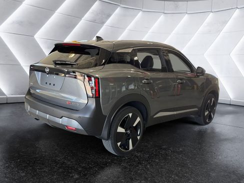 Used 2025 Nissan Kicks SR AWD/4WD image 4