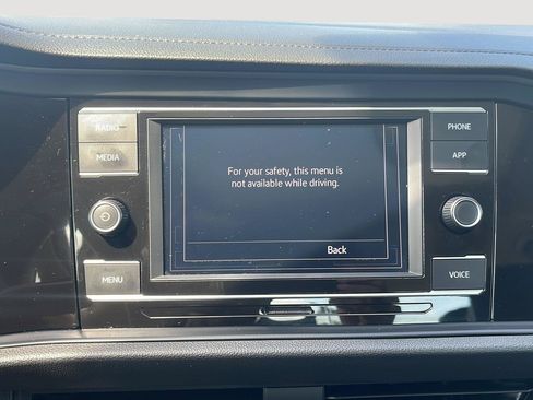 Used 2024 Volkswagen Jetta SE FWD image 22